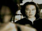 video-klip-menunggumu-chrisye-featuring-peterpan.jpg